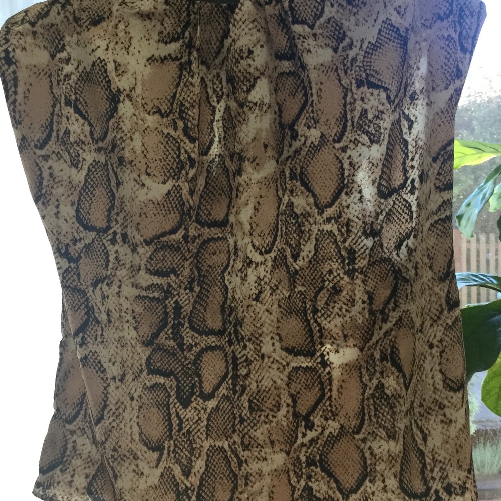 NWT Tea & Cup Los Angeles silky neutral python muscle tank